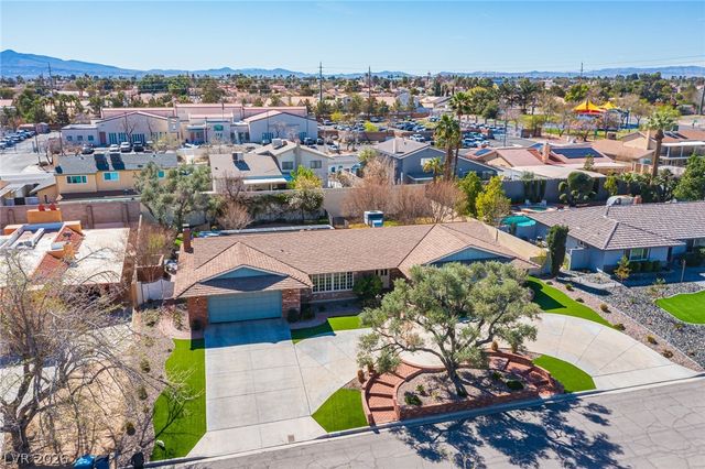 3675 Greencrest Drive, Las Vegas, NV 89121