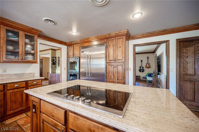 3675 Greencrest Drive, Las Vegas, NV 89121