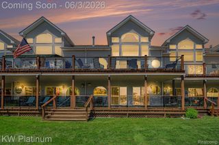37860 Jefferson Avenue, Harrison Charter Township, MI 48045