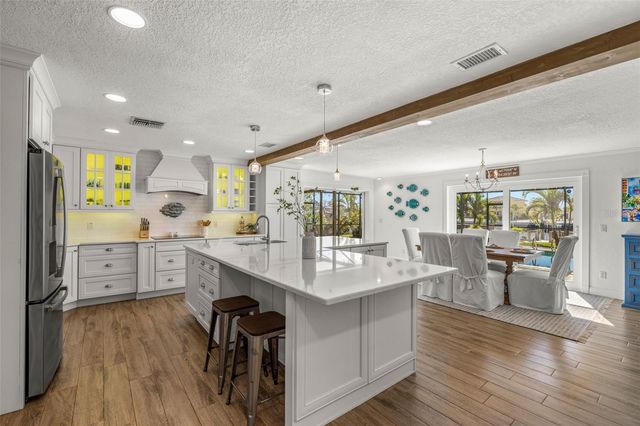 3784 42ND AVENUE S, St Petersburg, FL 33711