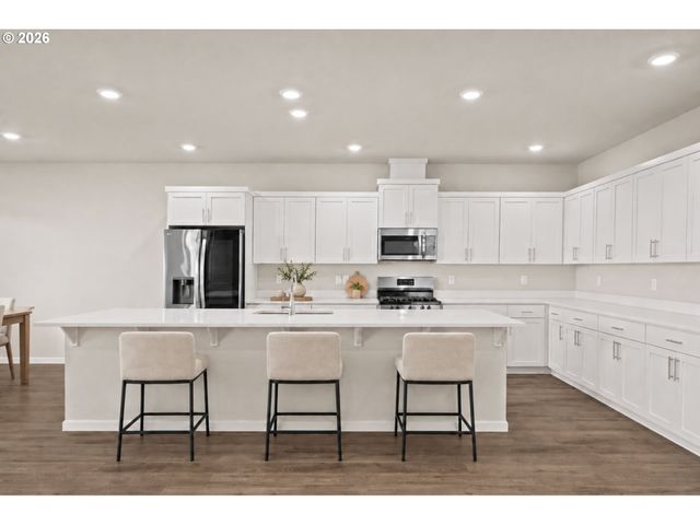 1687 36TH Ave, Forest Grove, OR 97116