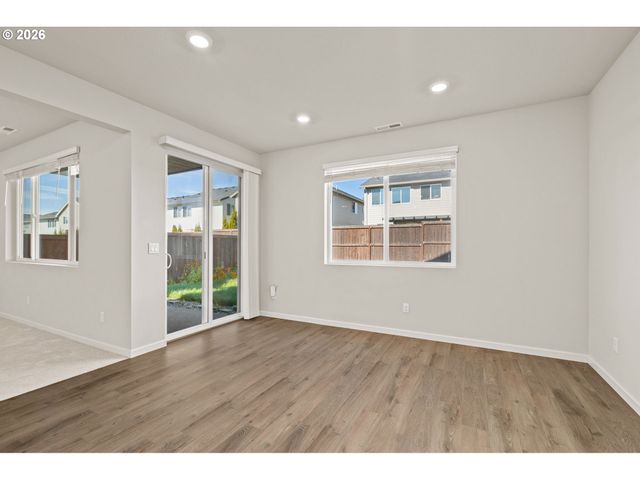 1687 36TH Ave, Forest Grove, OR 97116