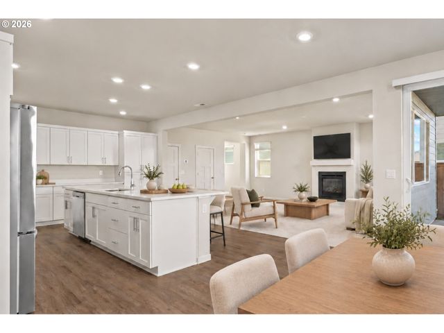 1687 36TH Ave, Forest Grove, OR 97116