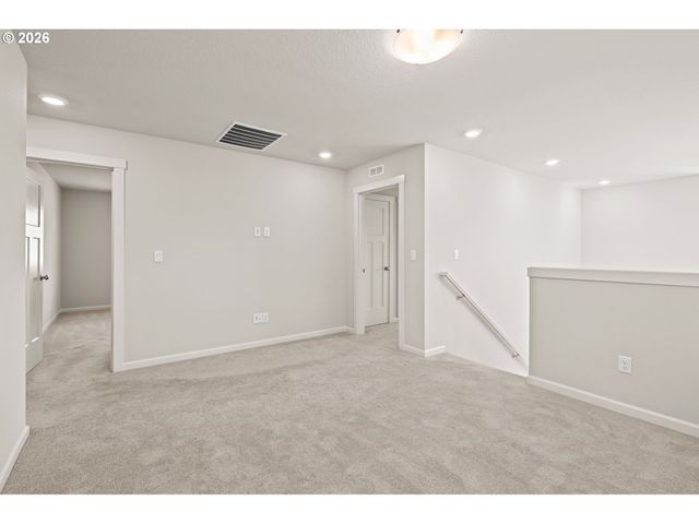 1687 36TH Ave, Forest Grove, OR 97116
