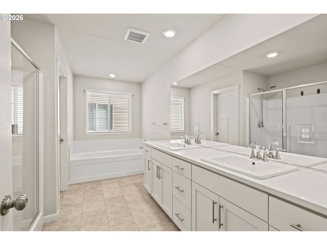1687 36TH Ave, Forest Grove, OR 97116