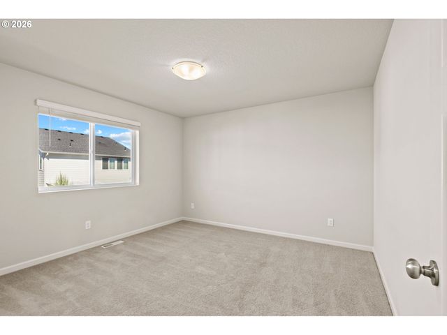 1687 36TH Ave, Forest Grove, OR 97116