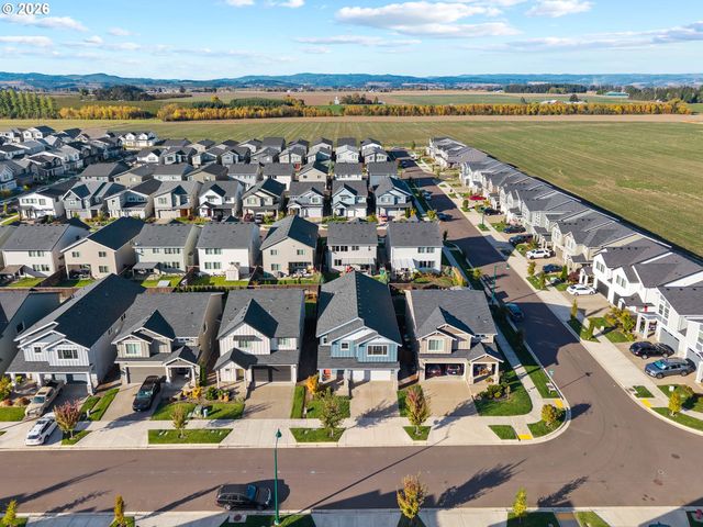 1687 36TH Ave, Forest Grove, OR 97116