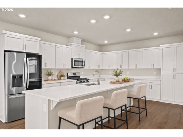 1687 36TH Ave, Forest Grove, OR 97116