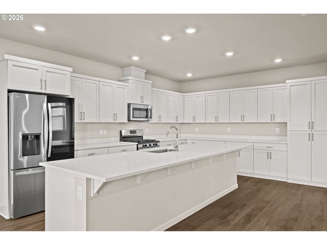 1687 36TH Ave, Forest Grove, OR 97116