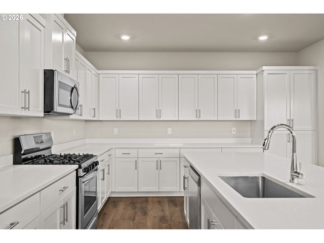 1687 36TH Ave, Forest Grove, OR 97116