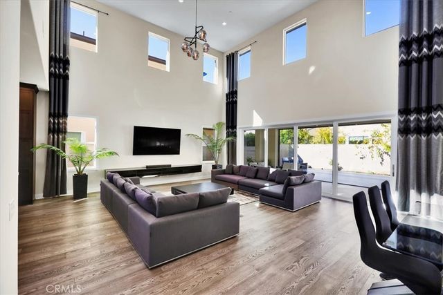 53 Chasma, Irvine, CA 92618