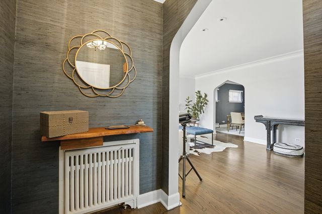 5455 W Cullom Avenue, Chicago, IL 60641