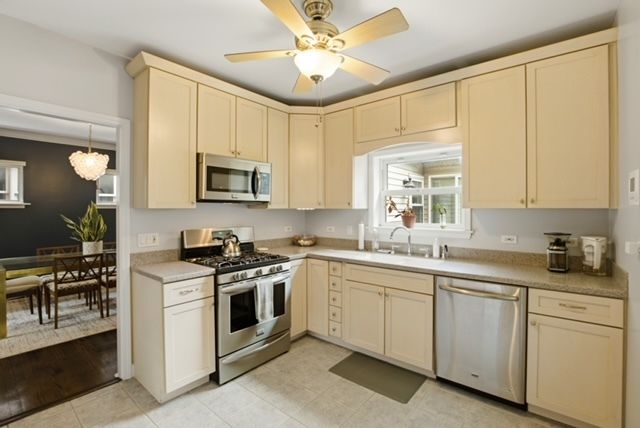 5455 W Cullom Avenue, Chicago, IL 60641