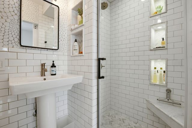 5455 W Cullom Avenue, Chicago, IL 60641