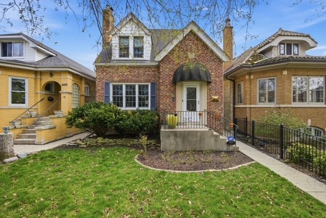 5455 W Cullom Avenue, Chicago, IL 60641