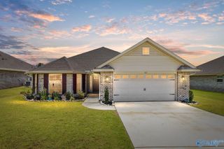 102 Samuel Rice Court, New Market, AL 35761