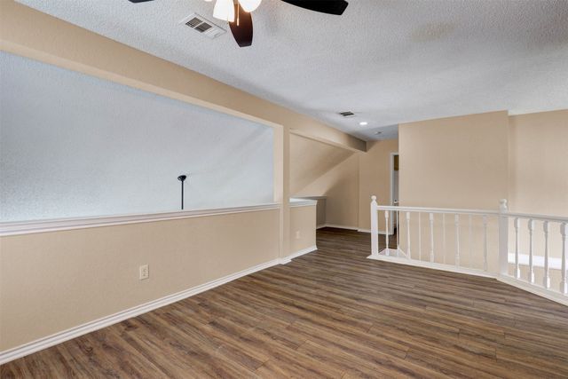 202 Lavender Drive, Cedar Hill, TX 75104