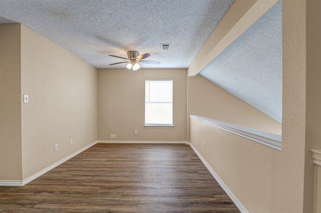 202 Lavender Drive, Cedar Hill, TX 75104