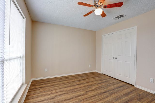 202 Lavender Drive, Cedar Hill, TX 75104