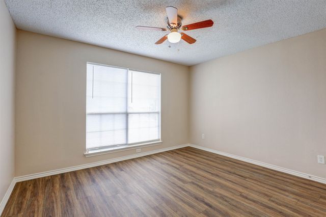 202 Lavender Drive, Cedar Hill, TX 75104