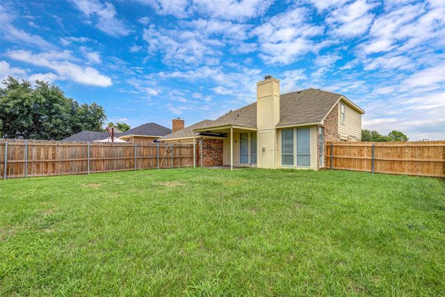 202 Lavender Drive, Cedar Hill, TX 75104