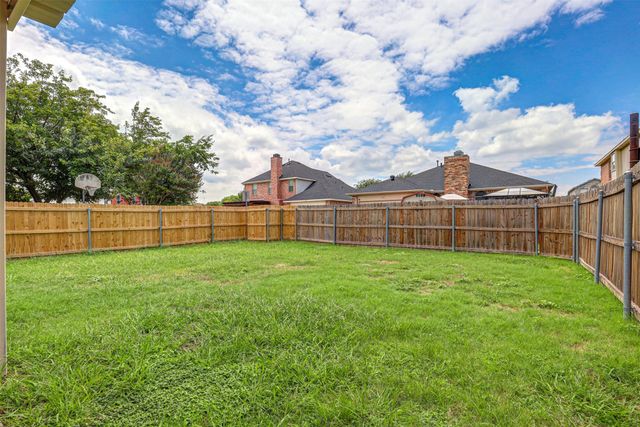 202 Lavender Drive, Cedar Hill, TX 75104