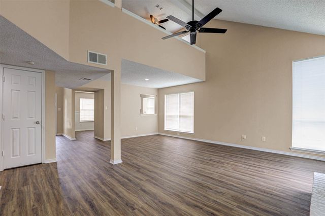 202 Lavender Drive, Cedar Hill, TX 75104