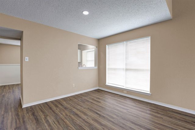 202 Lavender Drive, Cedar Hill, TX 75104