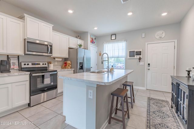 575 OAKLEAF PLANTATION Parkway 1606, Orange Park, FL 32065