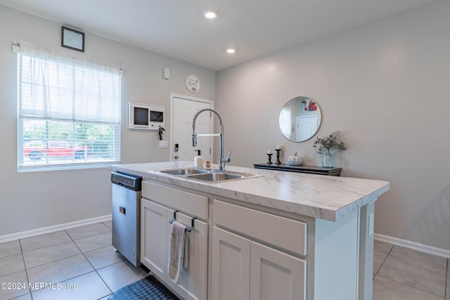 575 OAKLEAF PLANTATION Parkway 1606, Orange Park, FL 32065