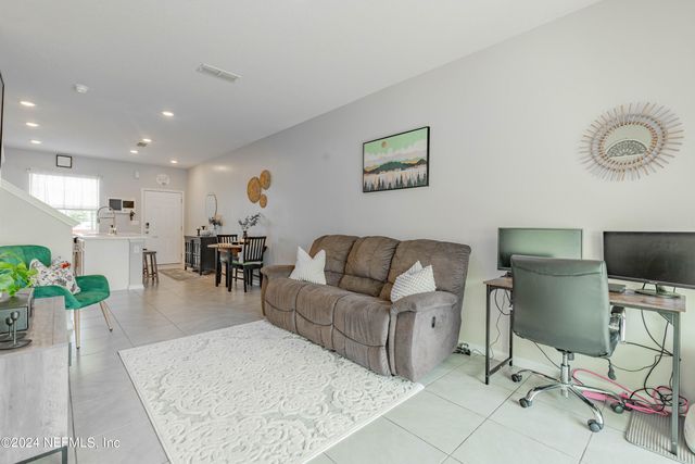 575 OAKLEAF PLANTATION Parkway 1606, Orange Park, FL 32065