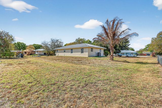 3382 NW 22nd Avenue, Okeechobee, FL 34972