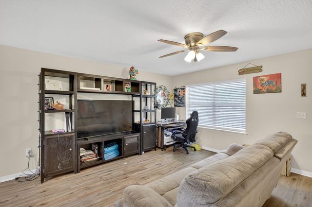 3382 NW 22nd Avenue, Okeechobee, FL 34972