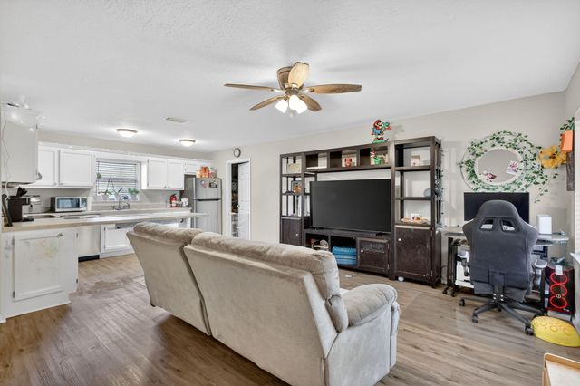 3382 NW 22nd Avenue, Okeechobee, FL 34972