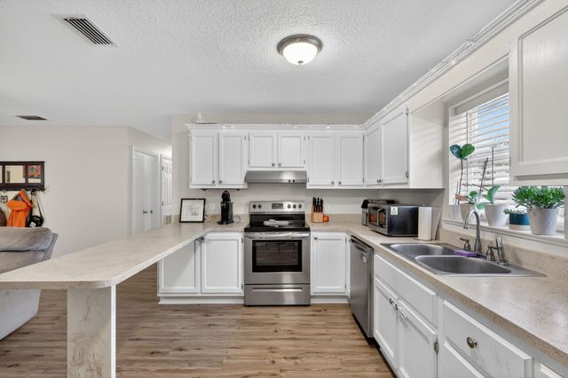 3382 NW 22nd Avenue, Okeechobee, FL 34972