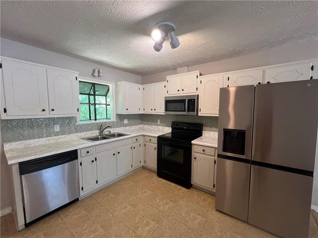 2256 Christian Circle, Conyers, GA 30013