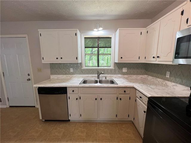 2256 Christian Circle, Conyers, GA 30013