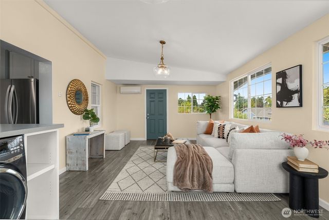 2820 S 152nd ST, Seatac, WA 98188