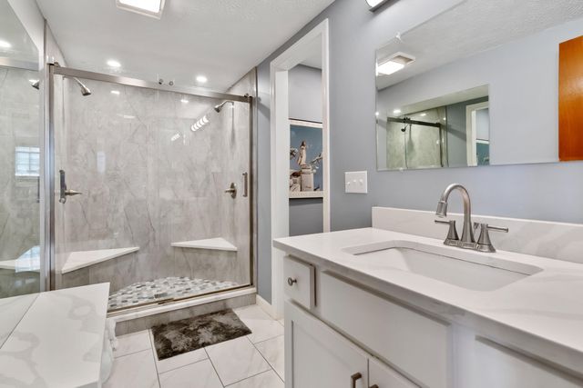 17 Old Jamestown Road, Russell Springs, KY 42642