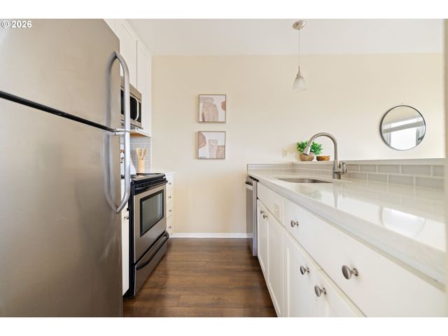 310 Nw UPTOWN Ter 2B, Portland, OR 97210