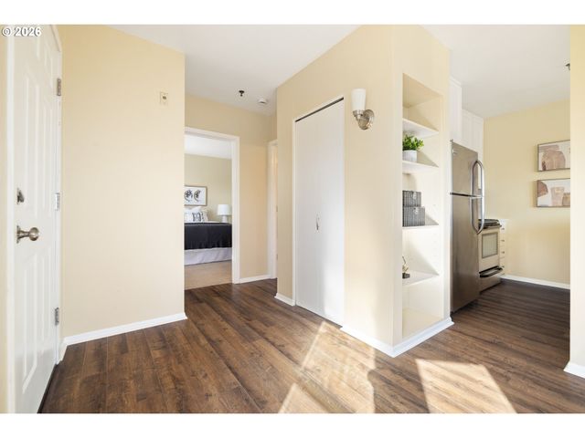 310 Nw UPTOWN Ter 2B, Portland, OR 97210