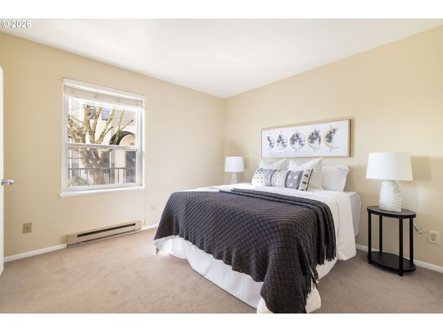 310 Nw UPTOWN Ter 2B, Portland, OR 97210