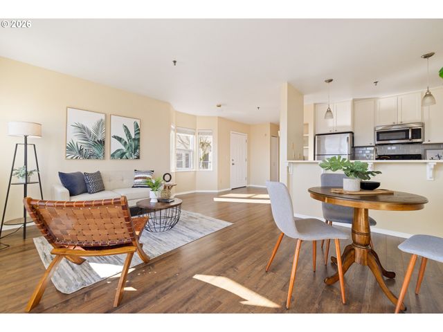 310 Nw UPTOWN Ter 2B, Portland, OR 97210