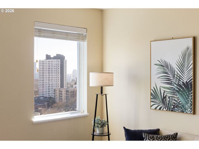 310 Nw UPTOWN Ter 2B, Portland, OR 97210