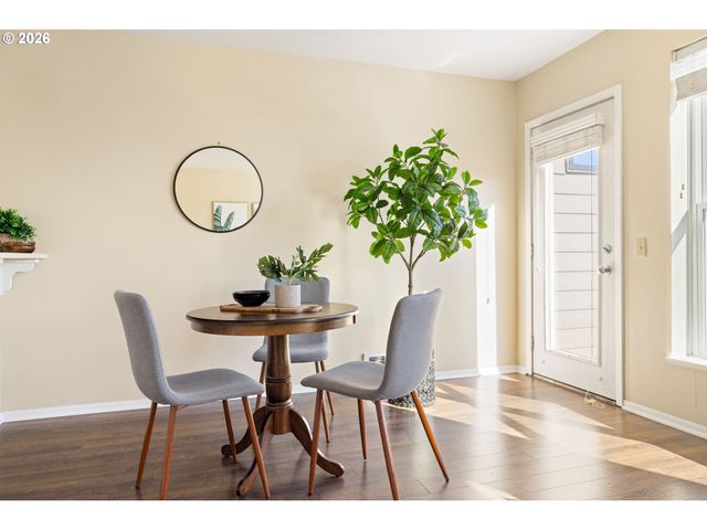 310 Nw UPTOWN Ter 2B, Portland, OR 97210