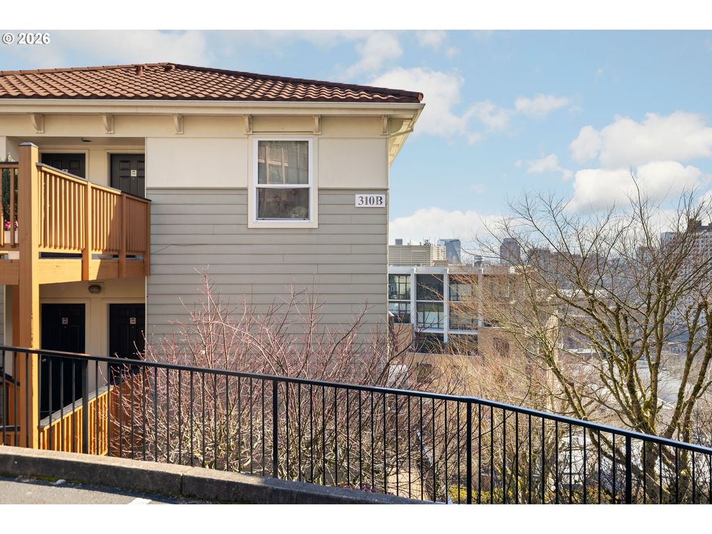 310 Nw UPTOWN Ter 2B, Portland, OR 97210