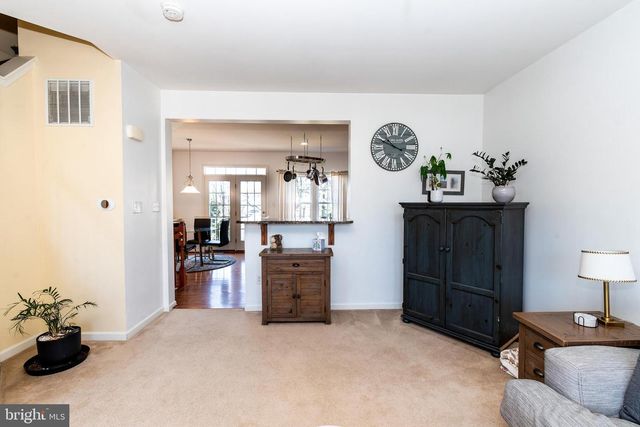 8 SHOEMAKER DR, Swedesboro, NJ 08085