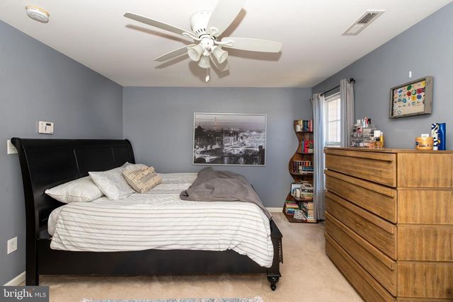 8 SHOEMAKER DR, Swedesboro, NJ 08085