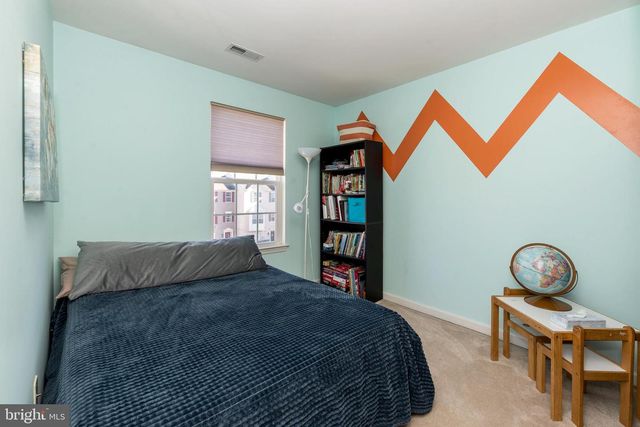 8 SHOEMAKER DR, Swedesboro, NJ 08085