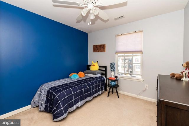 8 SHOEMAKER DR, Swedesboro, NJ 08085